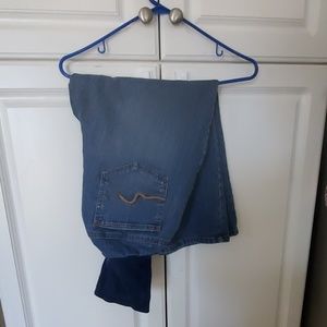 Maternity Jean Capris